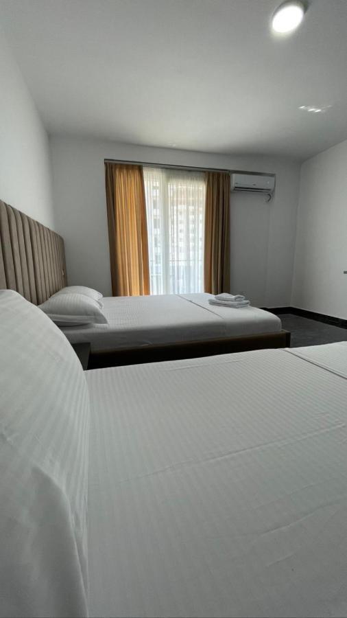 Leodori 3 Suites Shëngjin Екстериор снимка