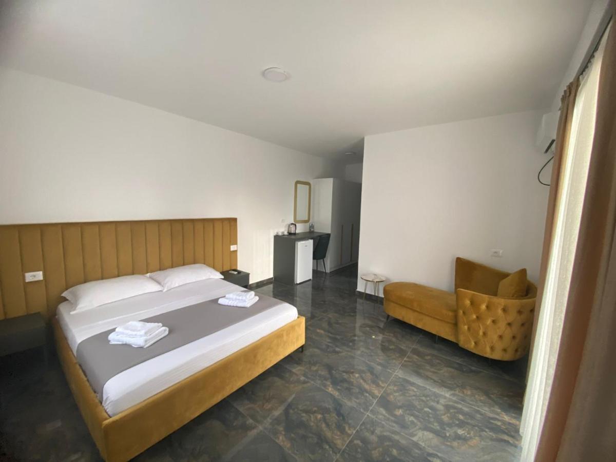 Leodori 3 Suites Shëngjin Екстериор снимка