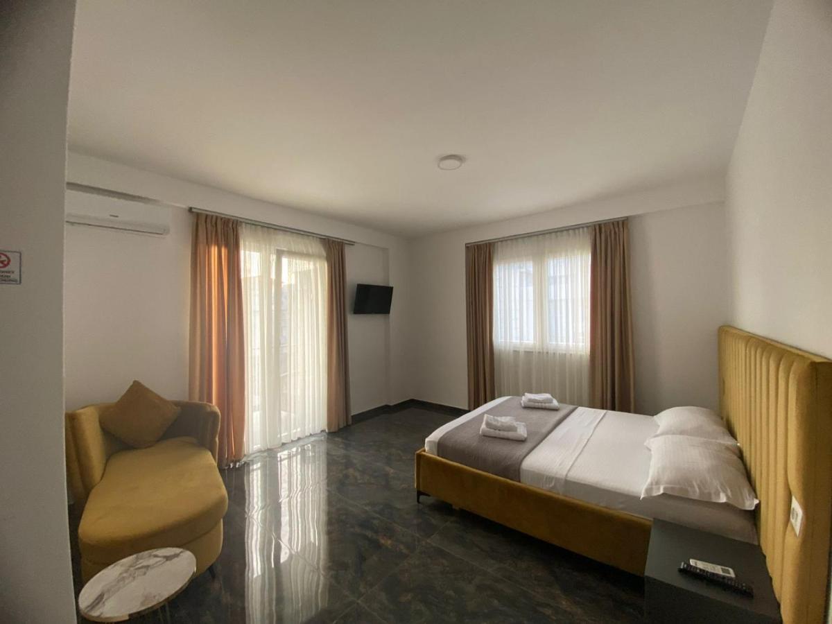 Leodori 3 Suites Shëngjin Екстериор снимка