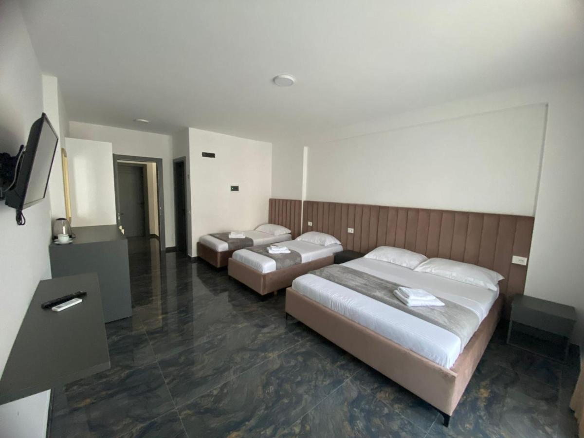 Leodori 3 Suites Shëngjin Екстериор снимка