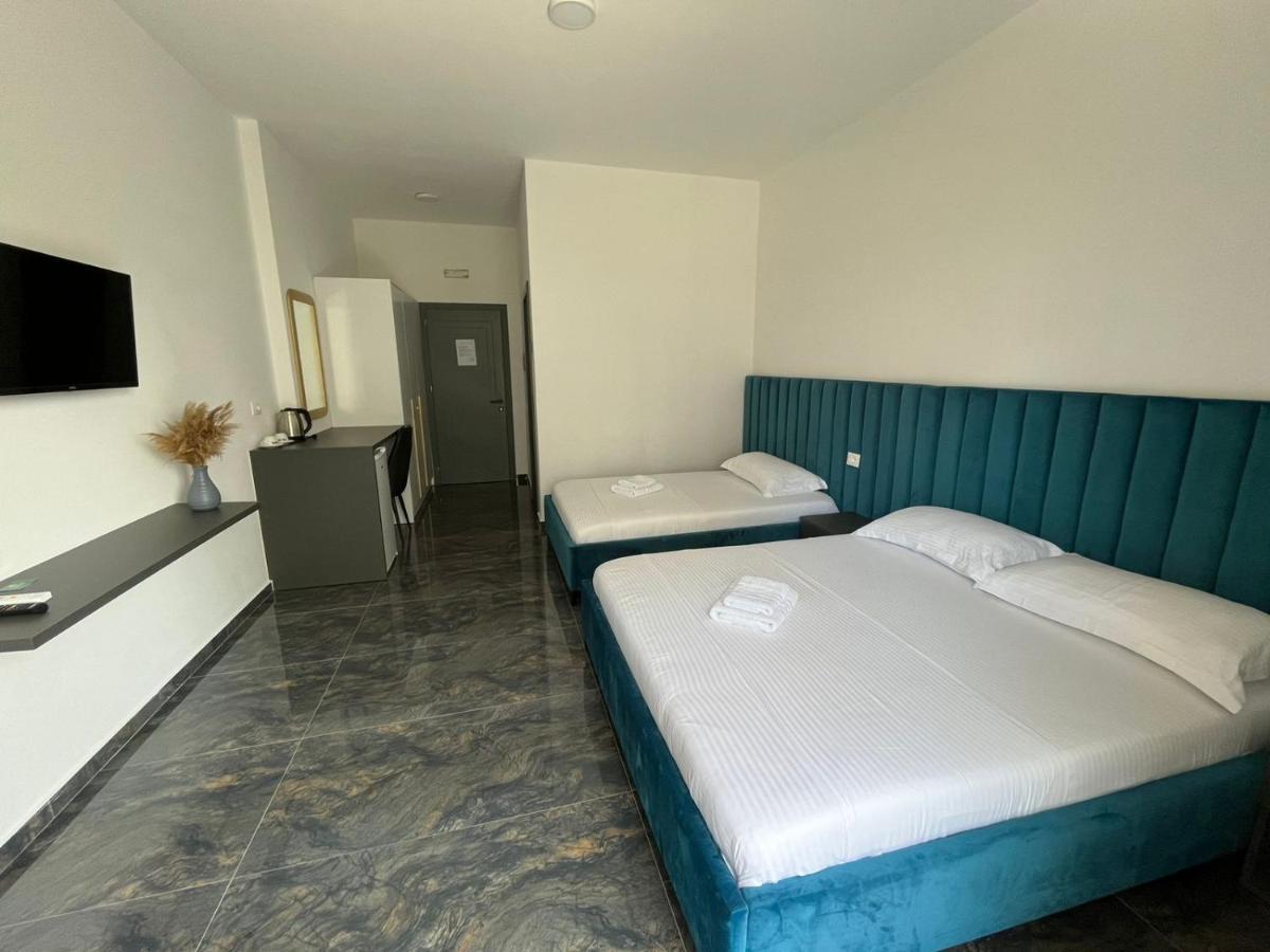 Leodori 3 Suites Shëngjin Екстериор снимка