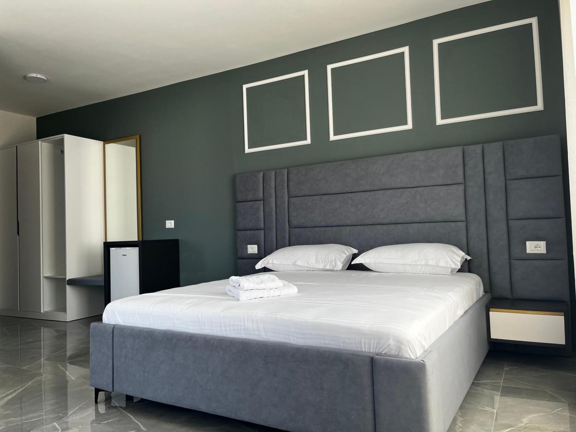 Leodori 3 Suites Shëngjin Екстериор снимка