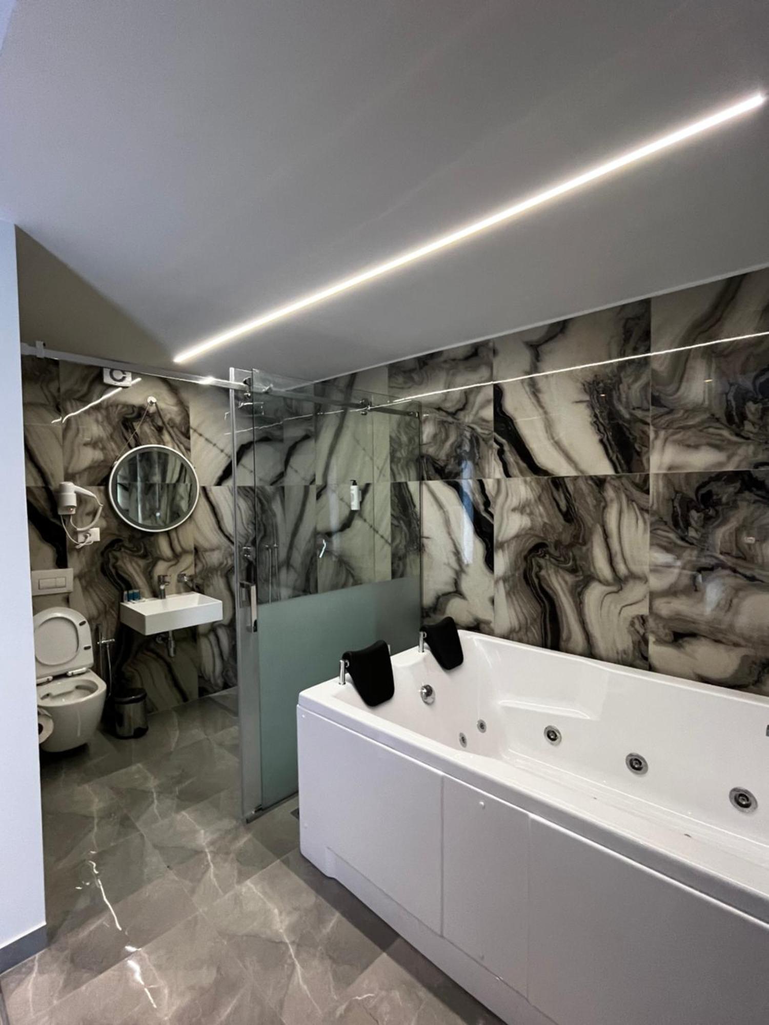 Leodori 3 Suites Shëngjin Екстериор снимка